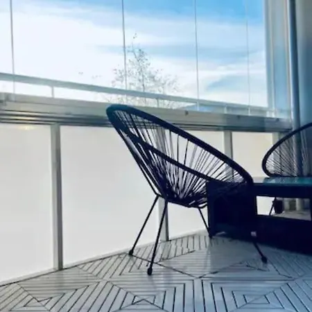 Modern One Bedroom Nearby Airport *