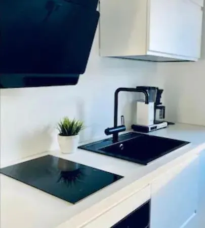 Modern One Bedroom Nearby Airport Daire *